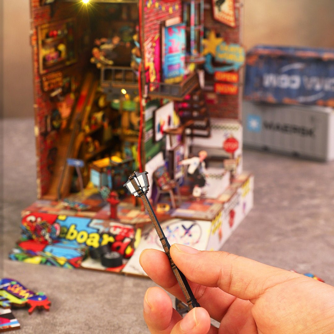 Street Culture - Book Nook Kit - NookFan