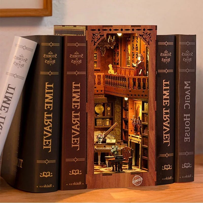 "Green Cottage" - DIY Book Nook Kit - NookFan