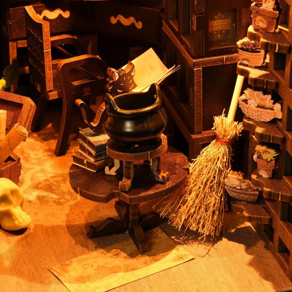 The Master's House - DIY Book Nook Kit - TryNooki