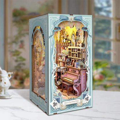 Alice's Wonderland Book Nook - TryNooki