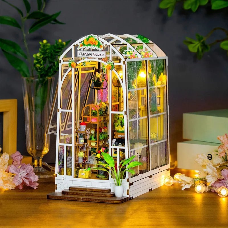 Garden House - Book Nook Kit - NookFan